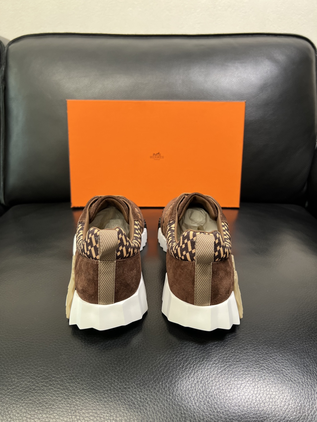 带飞机盒 Hermes 高品质 顶级工艺品 爱马仕 专柜同步发售原厂配置，意大利进口原版牛皮面料，高品质