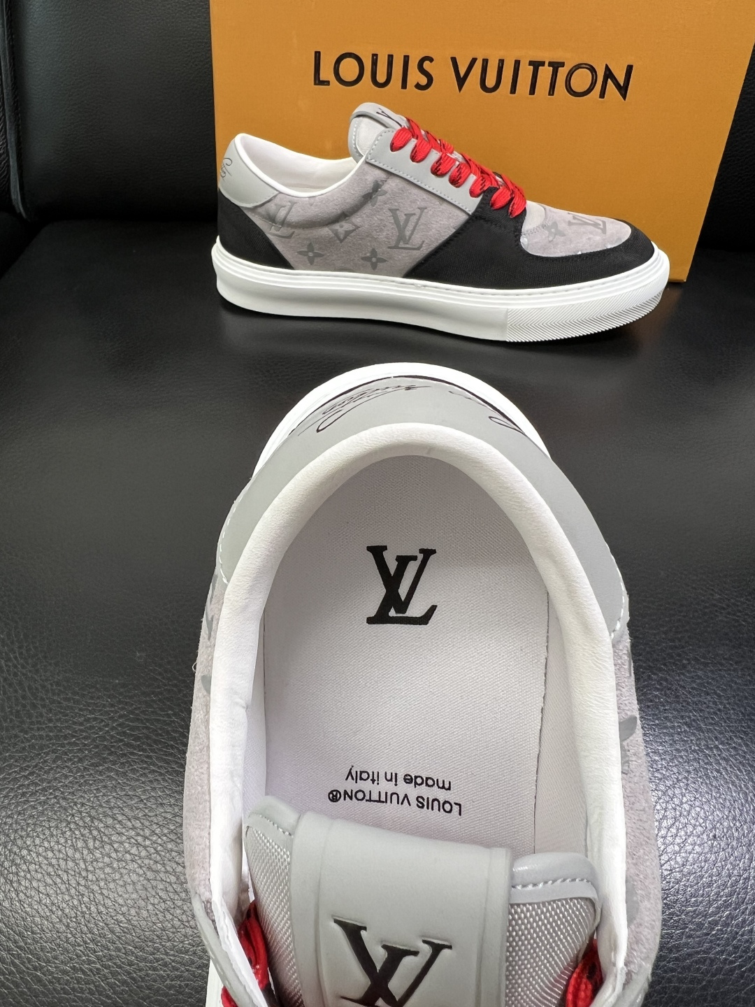 Lv 高品质 顶级工艺品 路易威登，专柜同步原厂配置，鞋面意大利进口，高品质拼接缤纷色彩复杂工艺品，进口