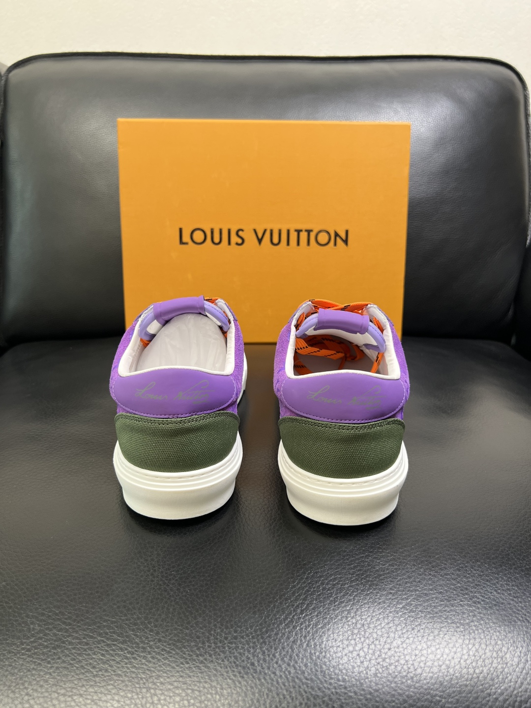 Lv 高品质 顶级工艺品 路易威登，专柜同步原厂配置，鞋面意大利进口，高品质拼接缤纷色彩复杂工艺品，进口