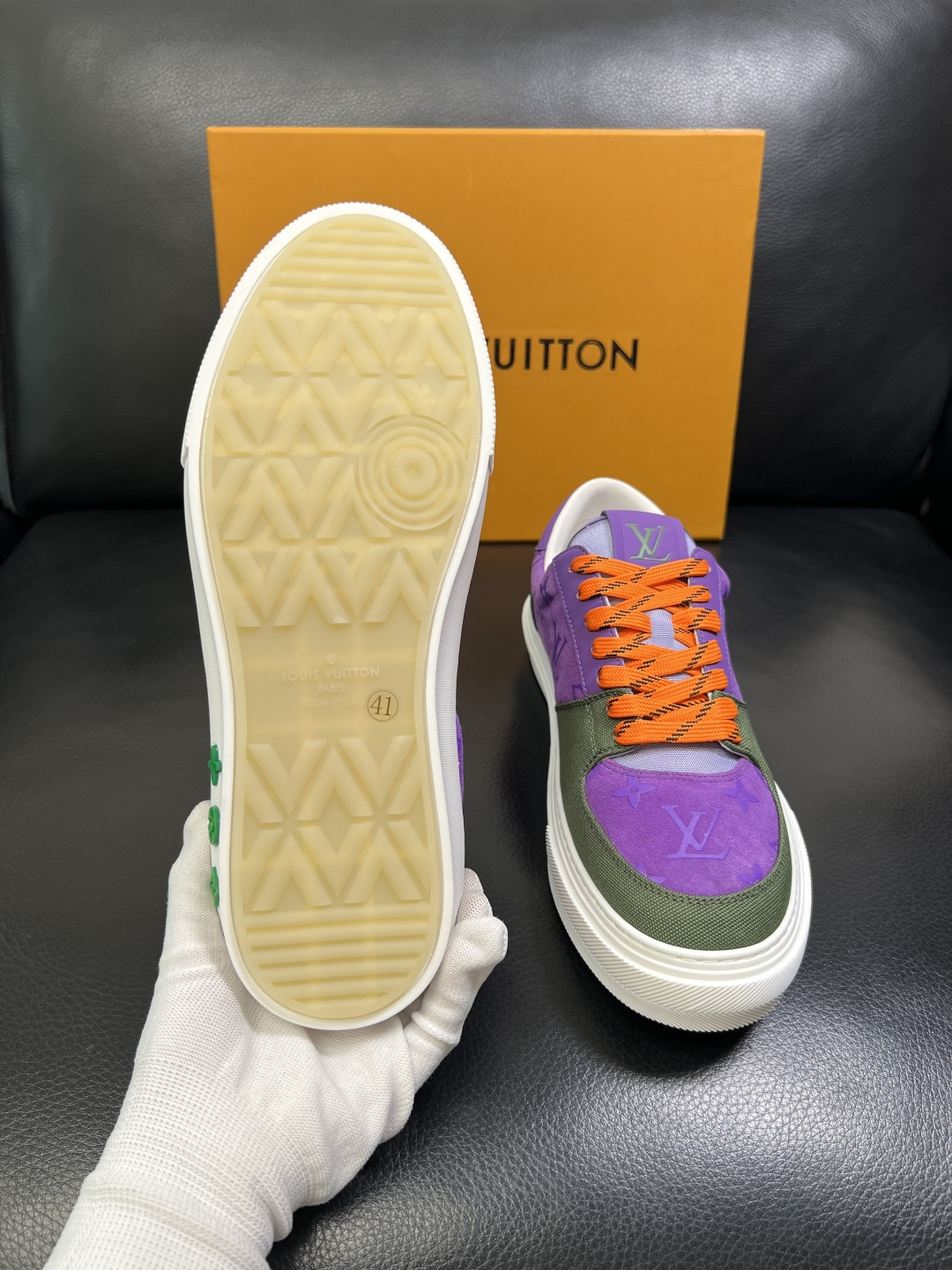 Lv 高品质 顶级工艺品 路易威登，专柜同步原厂配置，鞋面意大利进口，高品质拼接缤纷色彩复杂工艺品，进口