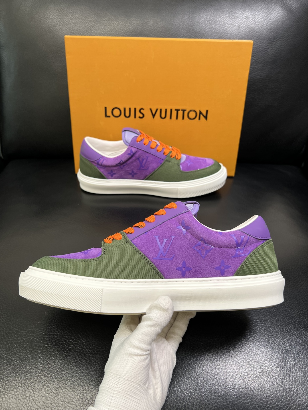 Lv 高品质 顶级工艺品 路易威登，专柜同步原厂配置，鞋面意大利进口，高品质拼接缤纷色彩复杂工艺品，进口