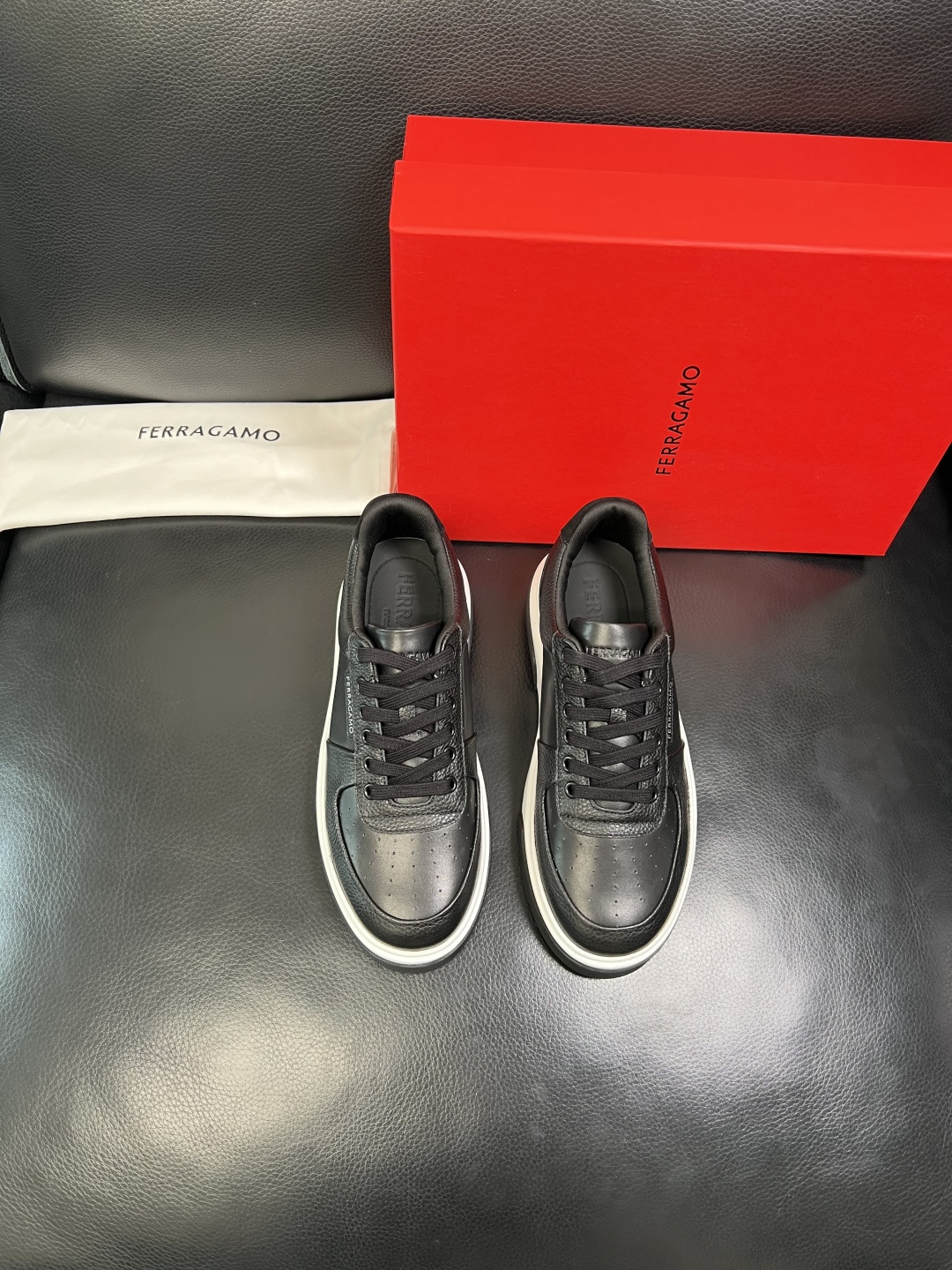 Ferragamo 高品质 顶级工艺品 菲拉格慕 专柜同步发售原厂配置，意大利进口原版牛皮，进口水染牛里