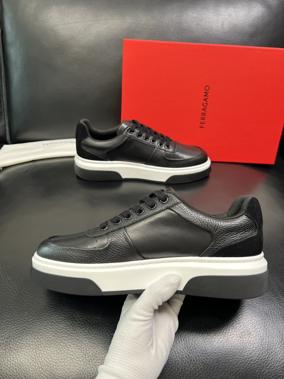 Ferragamo 高品质 顶级工艺品 菲拉格慕 专柜同步发售原厂配置，意大利进口原版牛皮，进口水染牛里