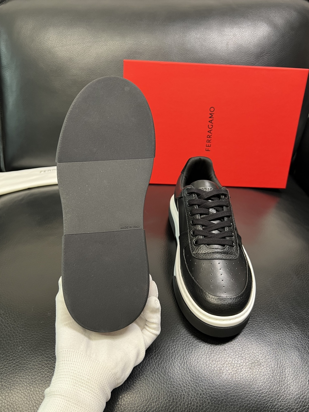 Ferragamo 高品质 顶级工艺品 菲拉格慕 专柜同步发售原厂配置，意大利进口原版牛皮，进口水染牛里