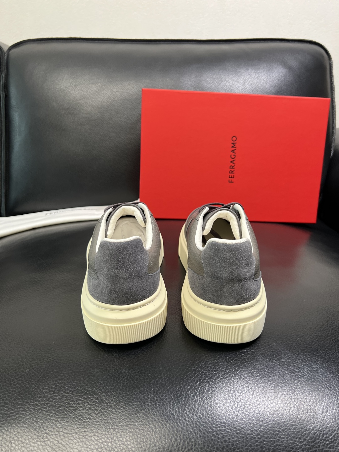 Ferragamo 高品质 顶级工艺品 菲拉格慕 专柜同步发售原厂配置，意大利进口原版牛皮，进口水染牛里