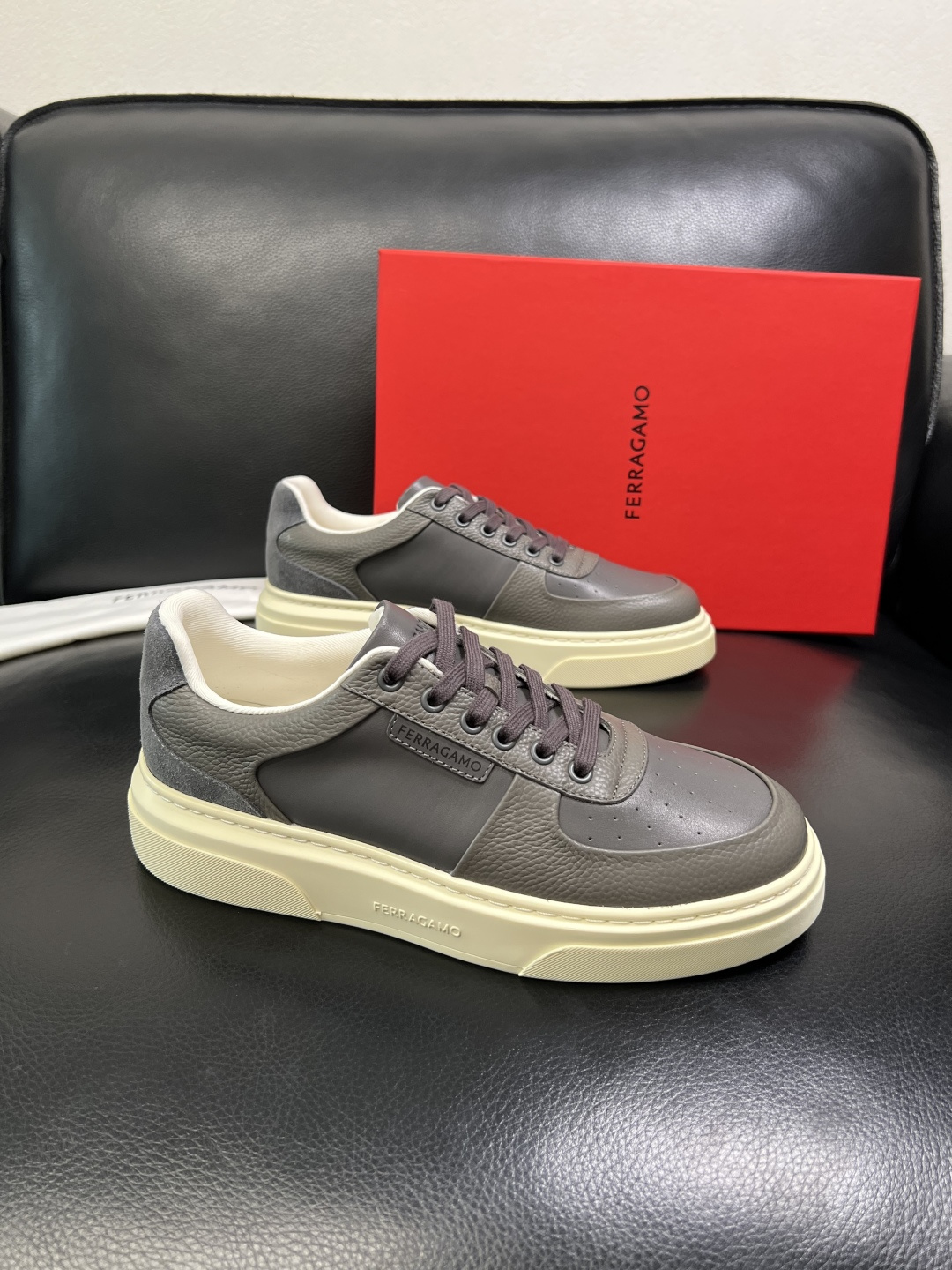 Ferragamo 高品质 顶级工艺品 菲拉格慕 专柜同步发售原厂配置，意大利进口原版牛皮，进口水染牛里