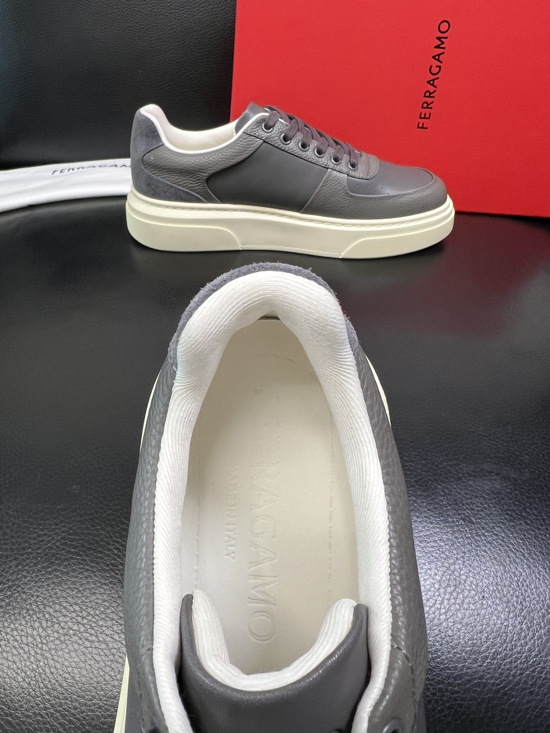 Ferragamo 高品质 顶级工艺品 菲拉格慕 专柜同步发售原厂配置，意大利进口原版牛皮，进口水染牛里