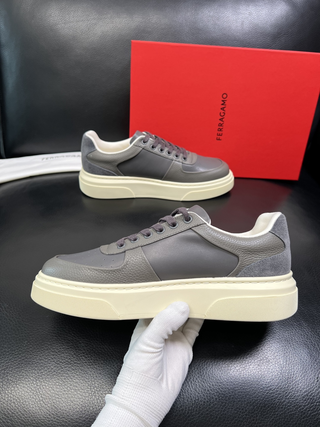 Ferragamo 高品质 顶级工艺品 菲拉格慕 专柜同步发售原厂配置，意大利进口原版牛皮，进口水染牛里