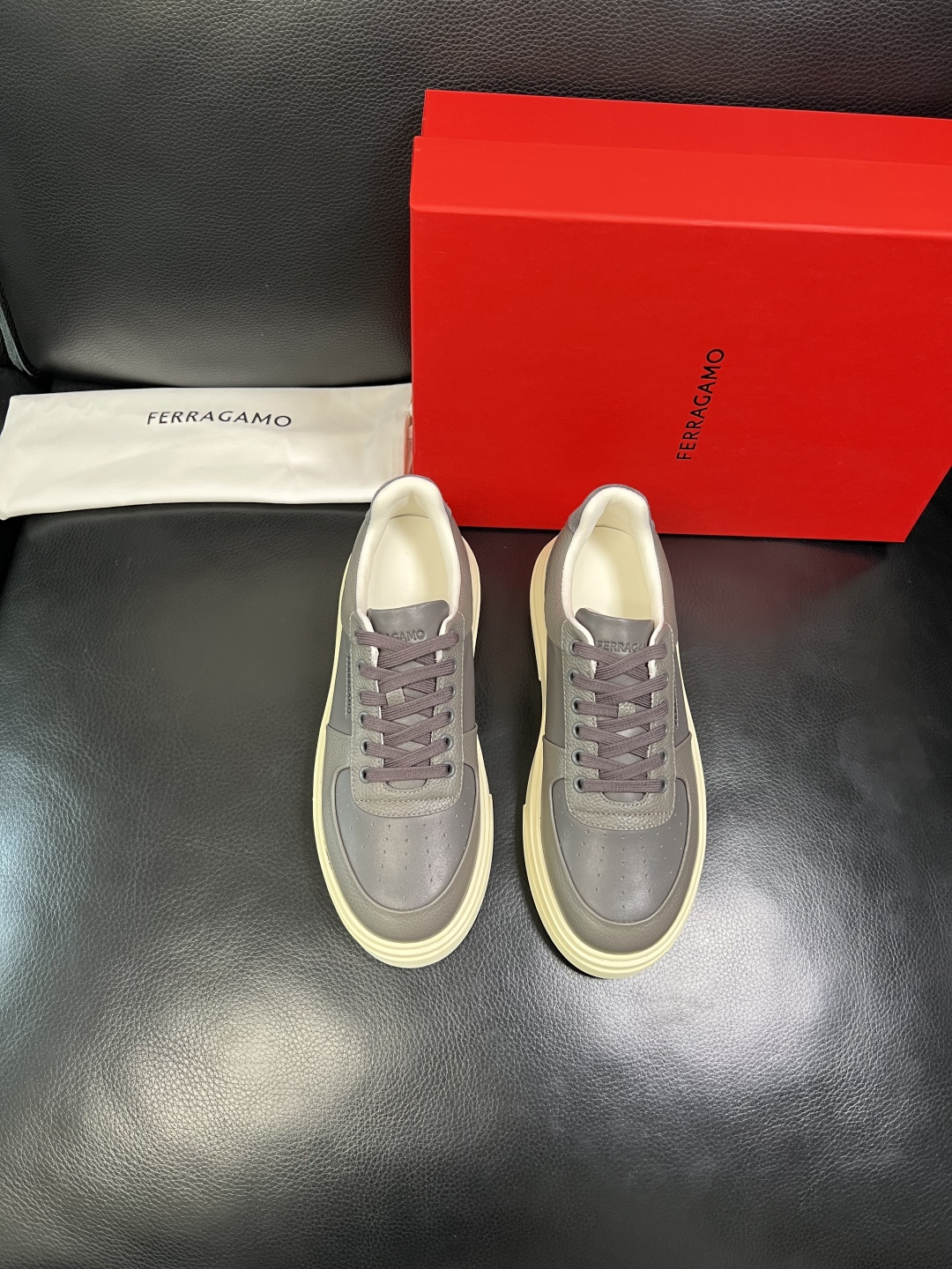 Ferragamo 高品质 顶级工艺品 菲拉格慕 专柜同步发售原厂配置，意大利进口原版牛皮，进口水染牛里