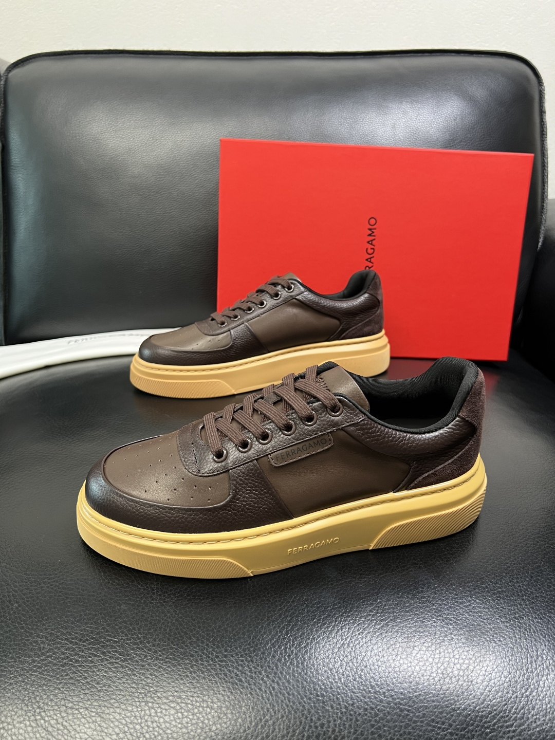 Ferragamo 高品质 顶级工艺品 菲拉格慕 专柜同步发售原厂配置，意大利进口原版牛皮，进口水染牛里