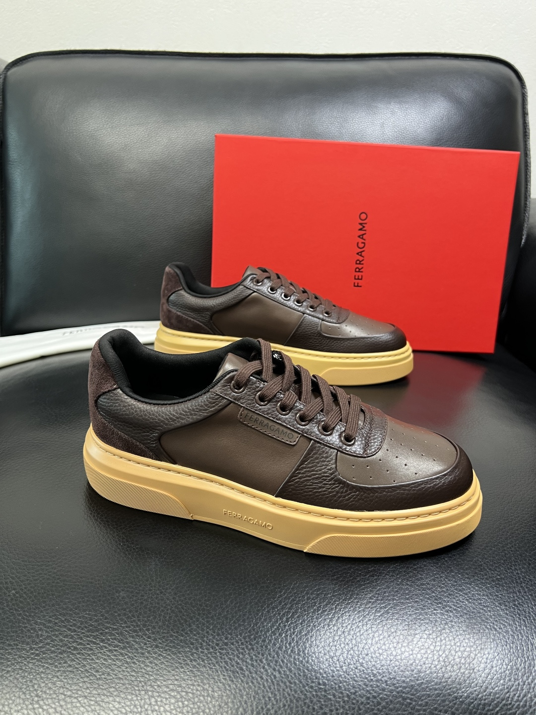 Ferragamo 高品质 顶级工艺品 菲拉格慕 专柜同步发售原厂配置，意大利进口原版牛皮，进口水染牛里