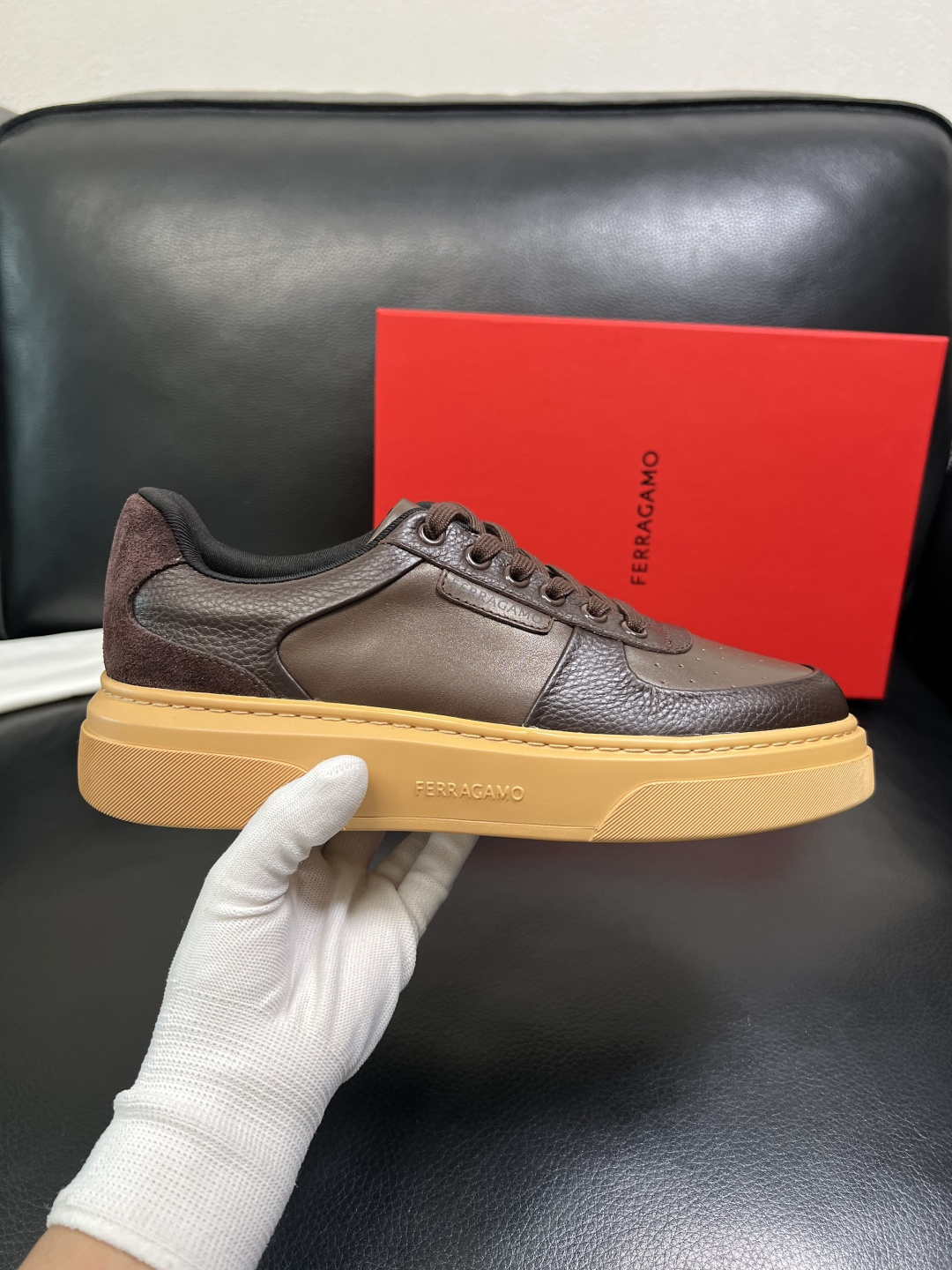 Ferragamo 高品质 顶级工艺品 菲拉格慕 专柜同步发售原厂配置，意大利进口原版牛皮，进口水染牛里