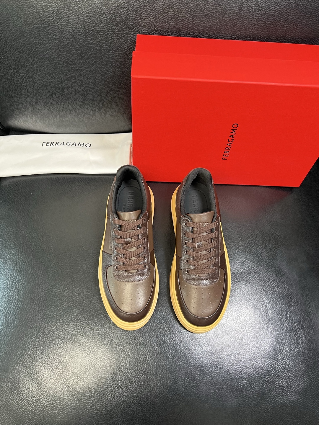 Ferragamo 高品质 顶级工艺品 菲拉格慕 专柜同步发售原厂配置，意大利进口原版牛皮，进口水染牛里