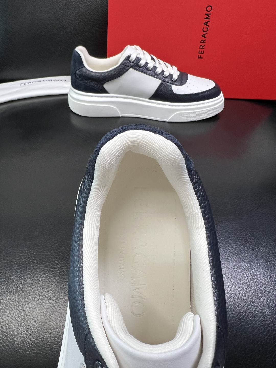 Ferragamo 高品质 顶级工艺品 菲拉格慕 专柜同步发售原厂配置，意大利进口原版牛皮，进口水染牛里