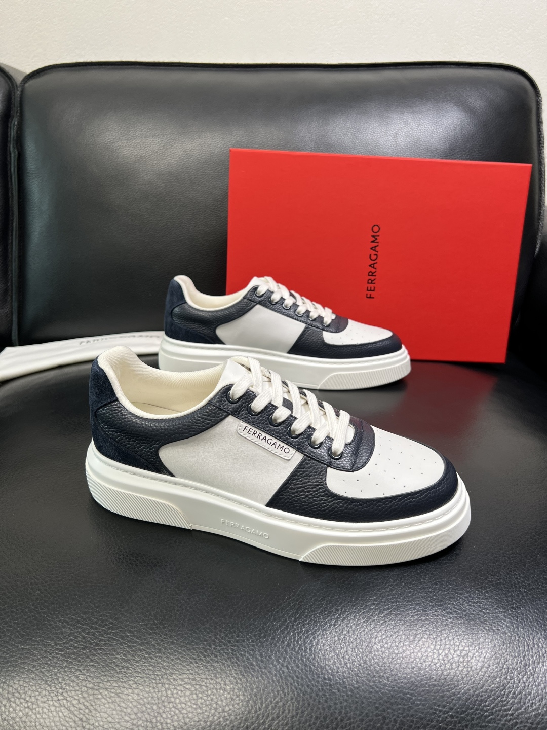 Ferragamo 高品质 顶级工艺品 菲拉格慕 专柜同步发售原厂配置，意大利进口原版牛皮，进口水染牛里