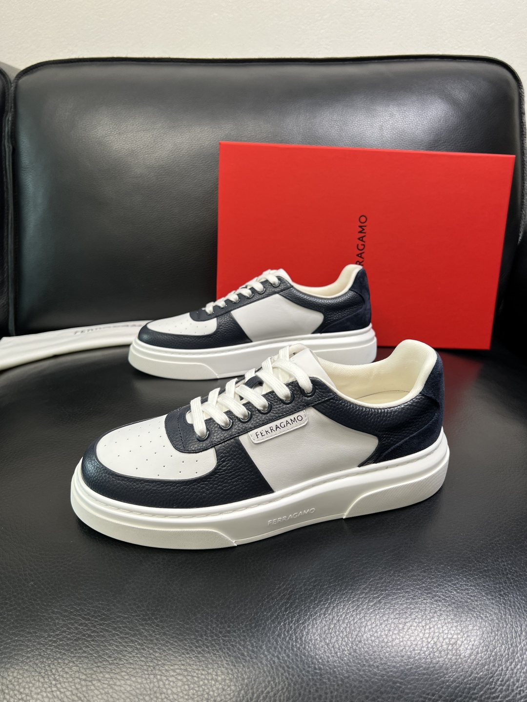 Ferragamo 高品质 顶级工艺品 菲拉格慕 专柜同步发售原厂配置，意大利进口原版牛皮，进口水染牛里