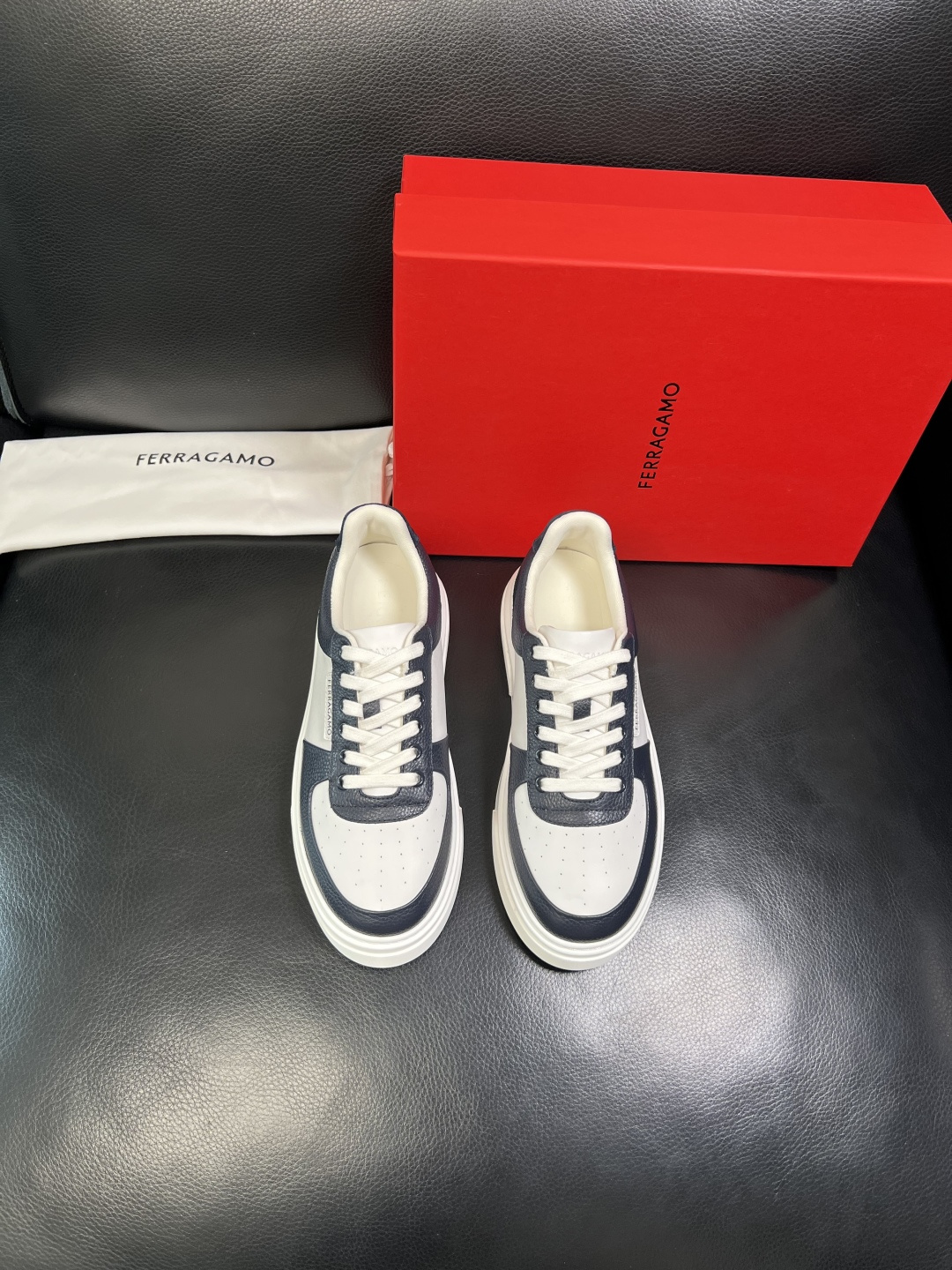 Ferragamo 高品质 顶级工艺品 菲拉格慕 专柜同步发售原厂配置，意大利进口原版牛皮，进口水染牛里