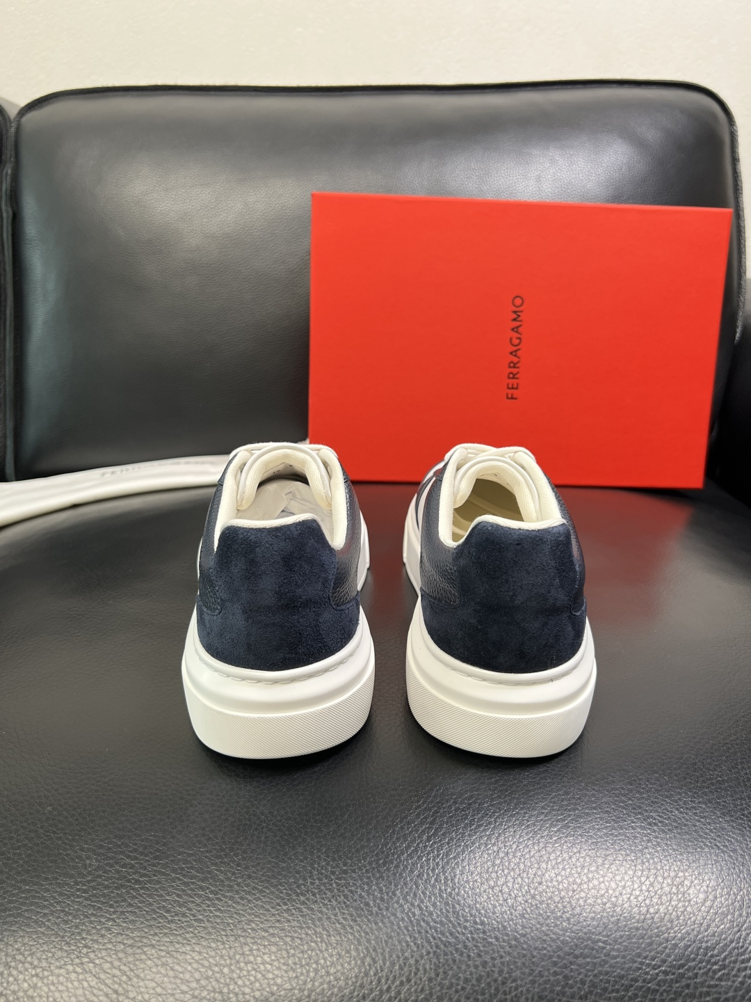 Ferragamo 高品质 顶级工艺品 菲拉格慕 专柜同步发售原厂配置，意大利进口原版牛皮，进口水染牛里