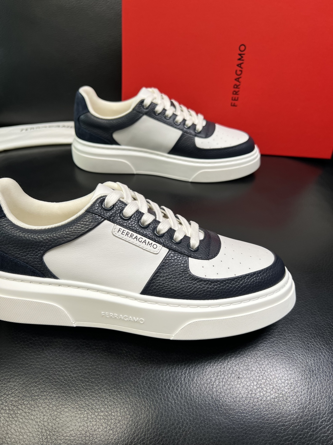 Ferragamo 高品质 顶级工艺品 菲拉格慕 专柜同步发售原厂配置，意大利进口原版牛皮，进口水染牛里