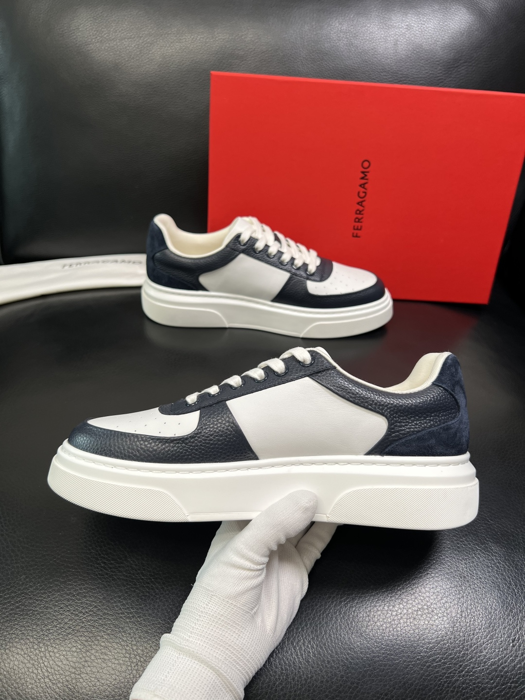 Ferragamo 高品质 顶级工艺品 菲拉格慕 专柜同步发售原厂配置，意大利进口原版牛皮，进口水染牛里