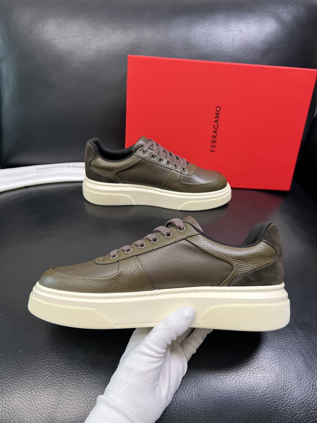 Ferragamo 高品质 顶级工艺品 菲拉格慕 专柜同步发售原厂配置，意大利进口原版牛皮，进口水染牛里