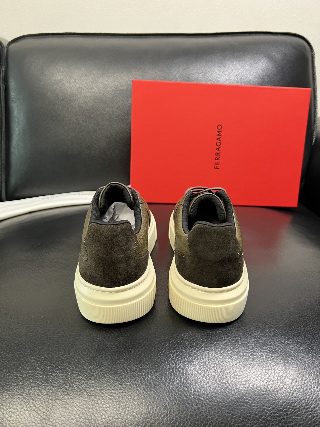 Ferragamo 高品质 顶级工艺品 菲拉格慕 专柜同步发售原厂配置，意大利进口原版牛皮，进口水染牛里