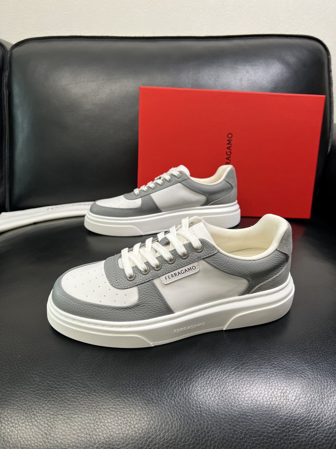 Ferragamo 高品质 顶级工艺品 菲拉格慕 专柜同步发售原厂配置，意大利进口原版牛皮，进口水染牛里