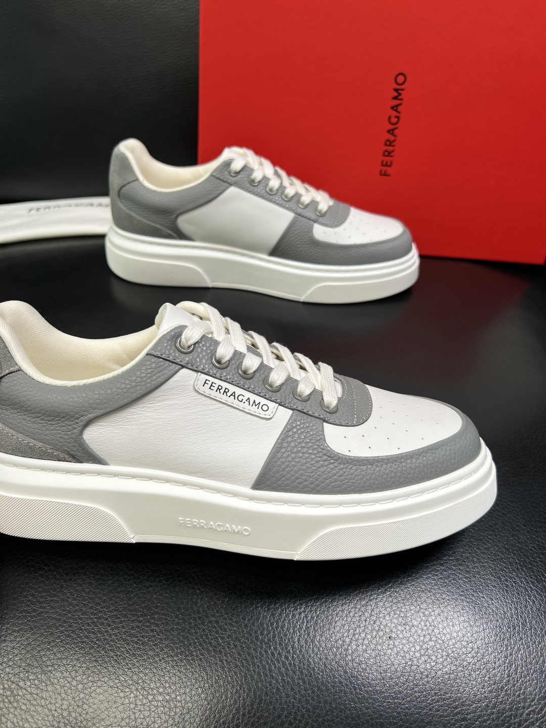 Ferragamo 高品质 顶级工艺品 菲拉格慕 专柜同步发售原厂配置，意大利进口原版牛皮，进口水染牛里