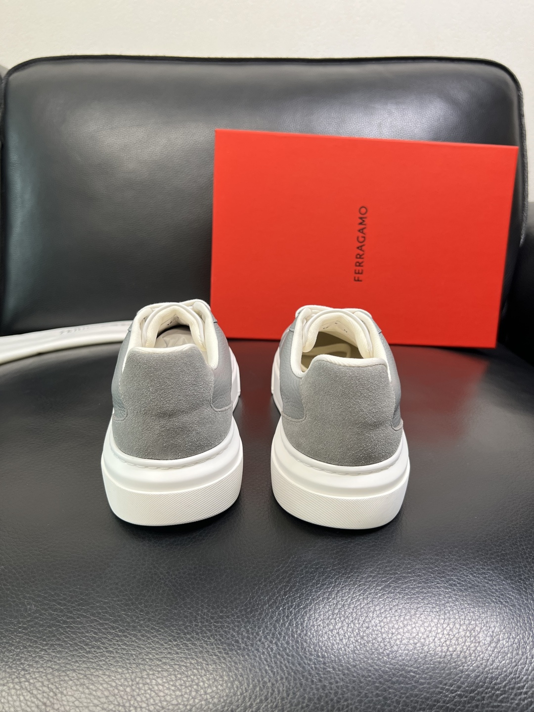 Ferragamo 高品质 顶级工艺品 菲拉格慕 专柜同步发售原厂配置，意大利进口原版牛皮，进口水染牛里