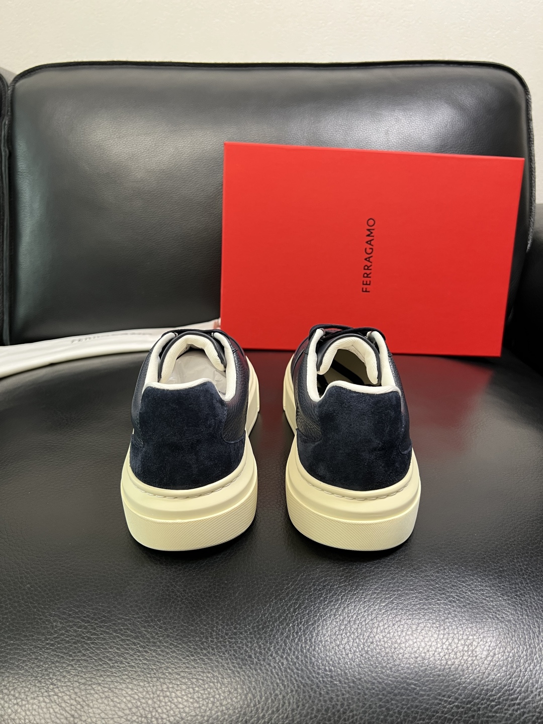 Ferragamo 高品质 顶级工艺品 菲拉格慕 专柜同步发售原厂配置，意大利进口原版牛皮，进口水染牛里