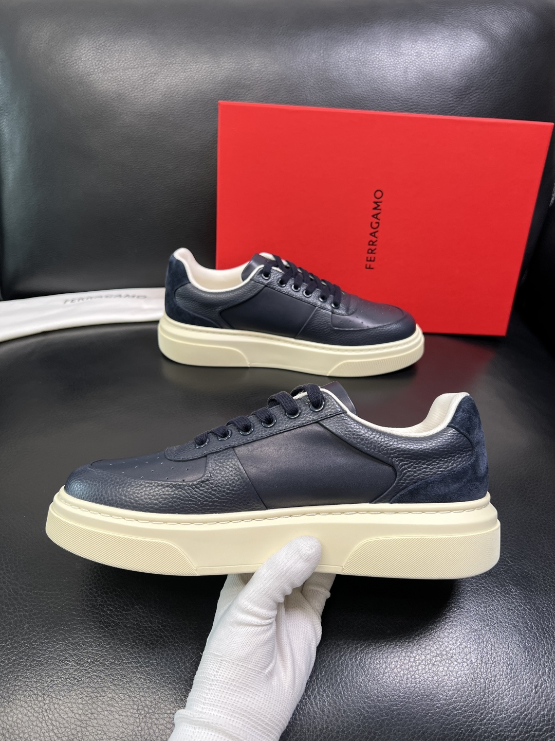 Ferragamo 高品质 顶级工艺品 菲拉格慕 专柜同步发售原厂配置，意大利进口原版牛皮，进口水染牛里