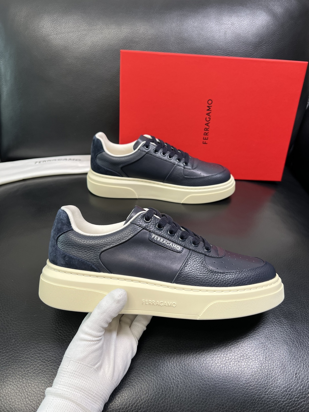 Ferragamo 高品质 顶级工艺品 菲拉格慕 专柜同步发售原厂配置，意大利进口原版牛皮，进口水染牛里