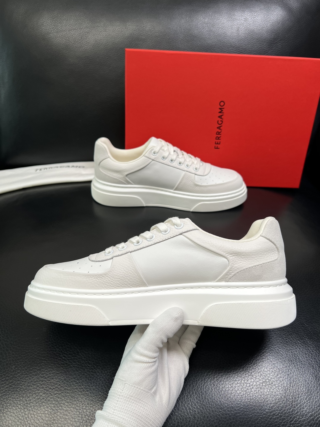 Ferragamo 高品质 顶级工艺品 菲拉格慕 专柜同步发售原厂配置，意大利进口原版牛皮，进口水染牛里