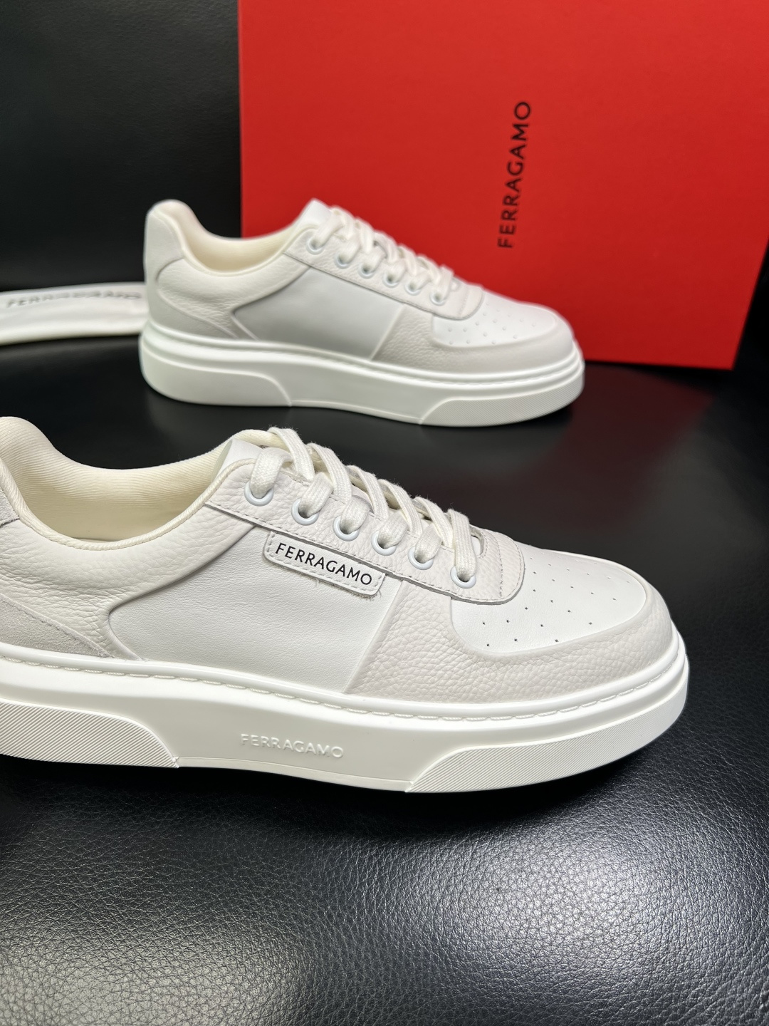 Ferragamo 高品质 顶级工艺品 菲拉格慕 专柜同步发售原厂配置，意大利进口原版牛皮，进口水染牛里