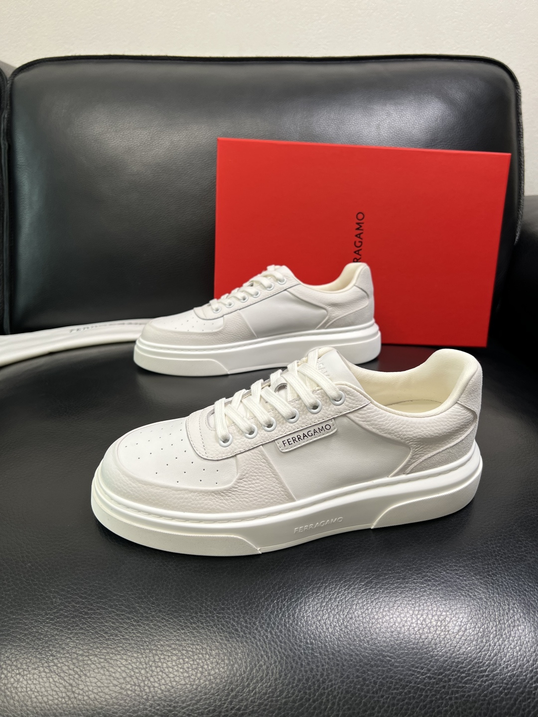 Ferragamo 高品质 顶级工艺品 菲拉格慕 专柜同步发售原厂配置，意大利进口原版牛皮，进口水染牛里