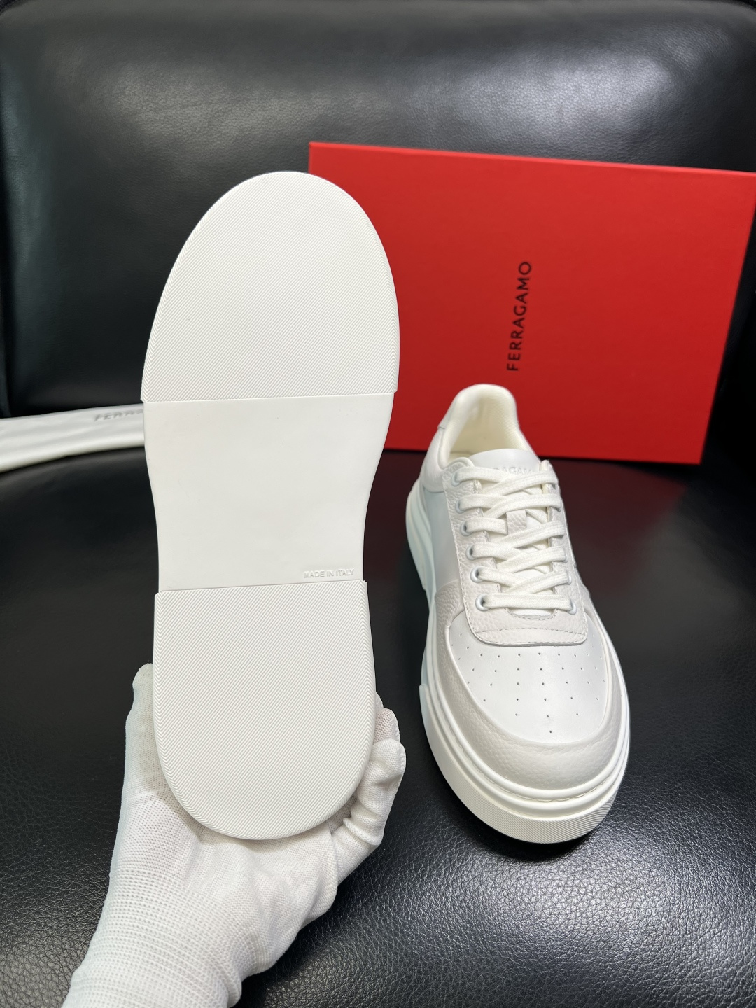 Ferragamo 高品质 顶级工艺品 菲拉格慕 专柜同步发售原厂配置，意大利进口原版牛皮，进口水染牛里