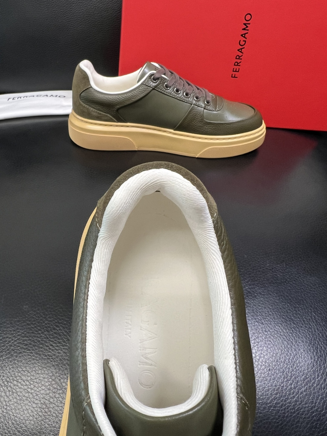 Ferragamo 高品质 顶级工艺品 菲拉格慕 专柜同步发售原厂配置，意大利进口原版牛皮，进口水染牛里