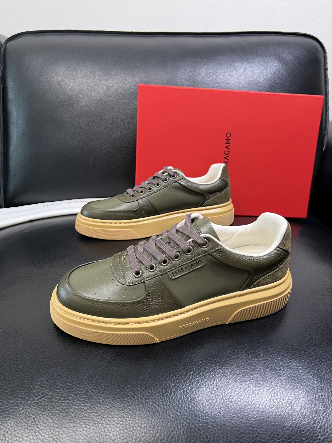 Ferragamo 高品质 顶级工艺品 菲拉格慕 专柜同步发售原厂配置，意大利进口原版牛皮，进口水染牛里