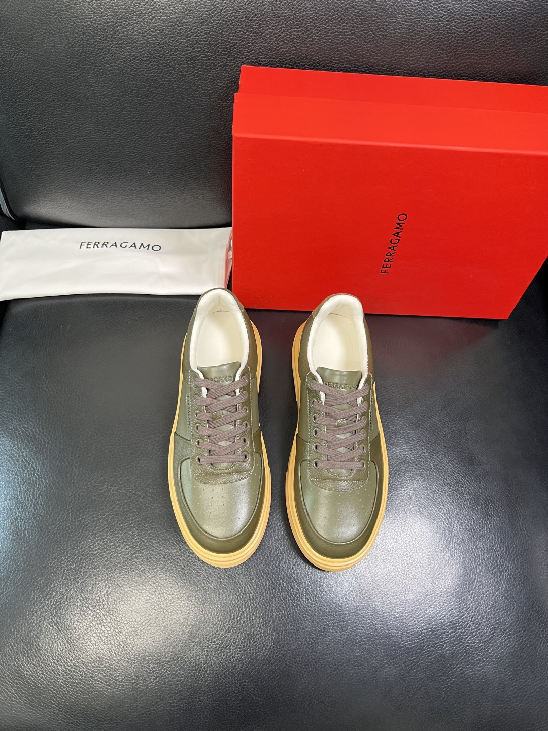 Ferragamo 高品质 顶级工艺品 菲拉格慕 专柜同步发售原厂配置，意大利进口原版牛皮，进口水染牛里