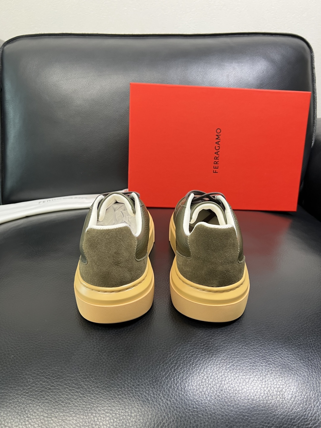 Ferragamo 高品质 顶级工艺品 菲拉格慕 专柜同步发售原厂配置，意大利进口原版牛皮，进口水染牛里