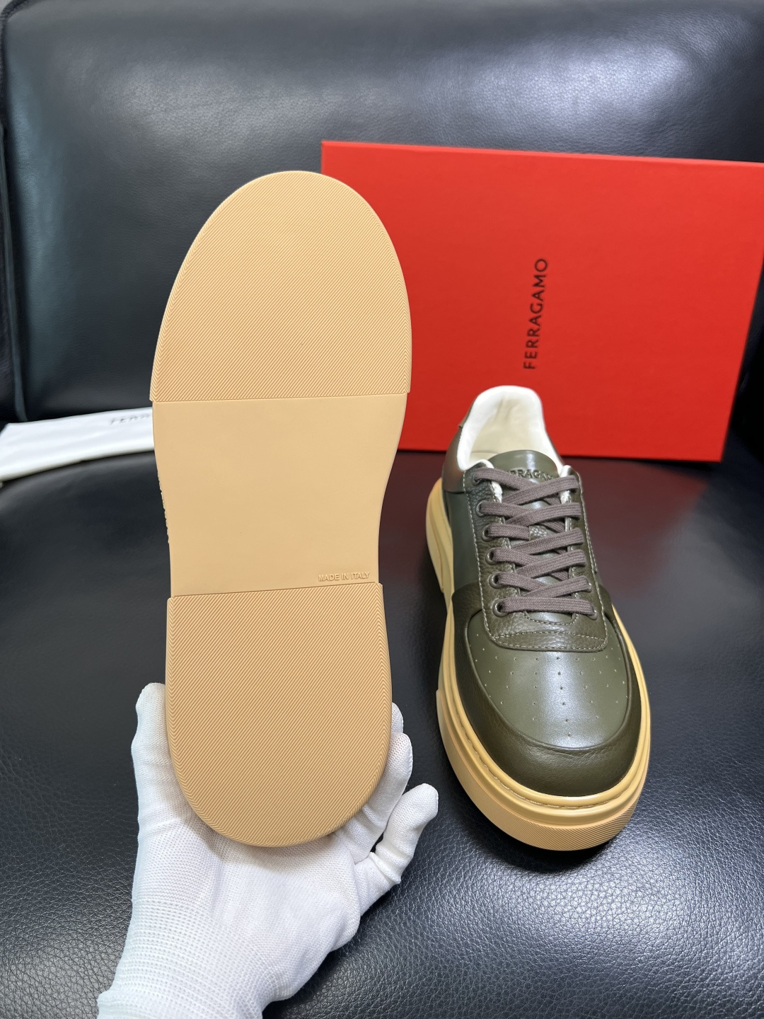 Ferragamo 高品质 顶级工艺品 菲拉格慕 专柜同步发售原厂配置，意大利进口原版牛皮，进口水染牛里