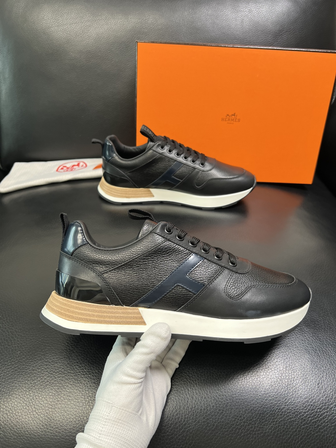 Hermes 顶级工艺品 爱马仕 专柜同步 原厂配置，意大利进口原版牛皮面料，高品质拼接工艺，全进口水染