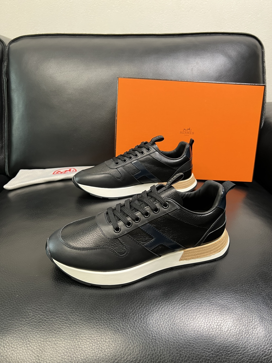 Hermes 顶级工艺品 爱马仕 专柜同步 原厂配置，意大利进口原版牛皮面料，高品质拼接工艺，全进口水染