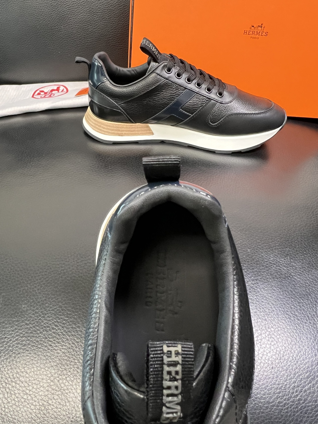 Hermes 顶级工艺品 爱马仕 专柜同步 原厂配置，意大利进口原版牛皮面料，高品质拼接工艺，全进口水染