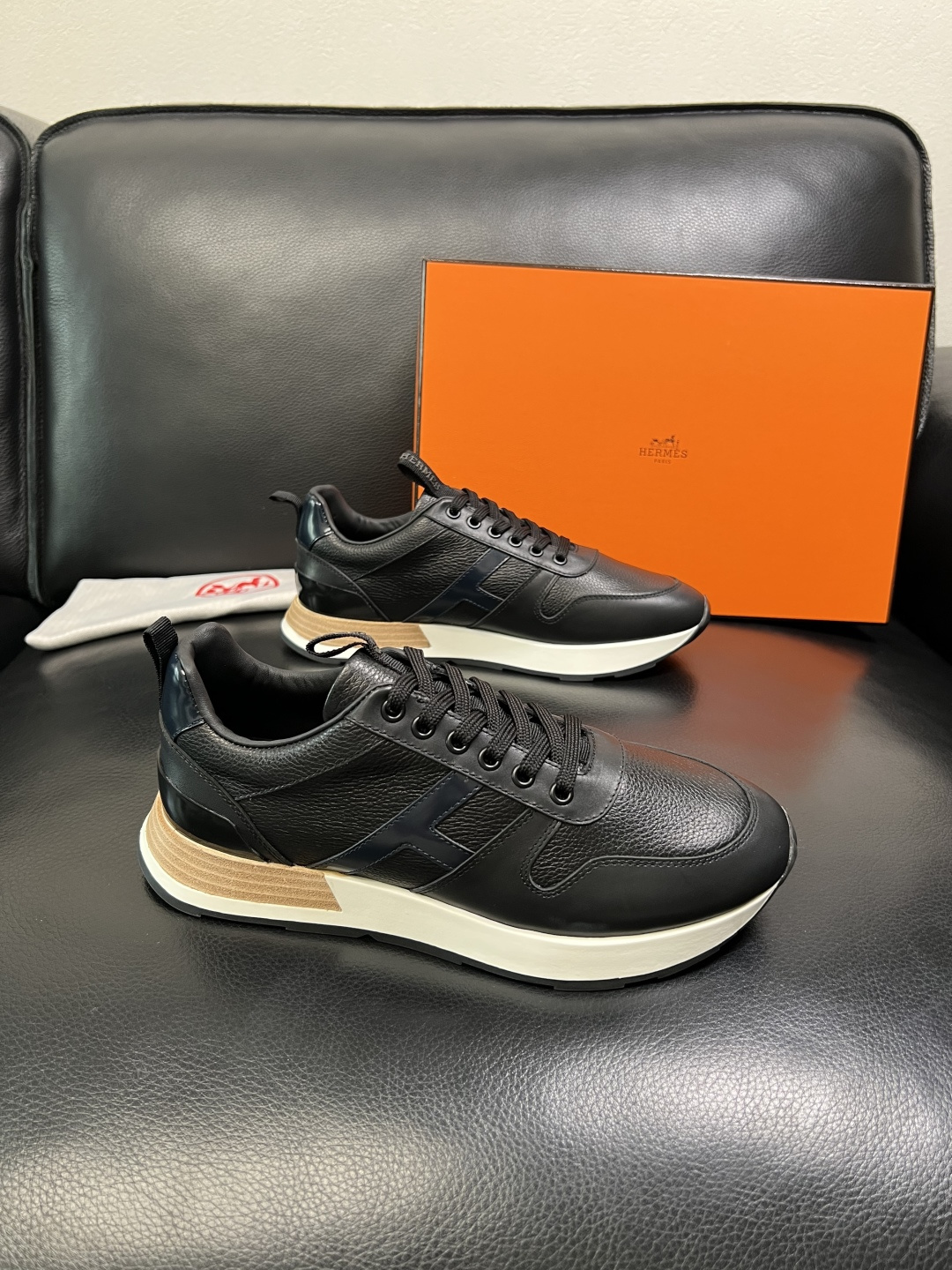 Hermes 顶级工艺品 爱马仕 专柜同步 原厂配置，意大利进口原版牛皮面料，高品质拼接工艺，全进口水染