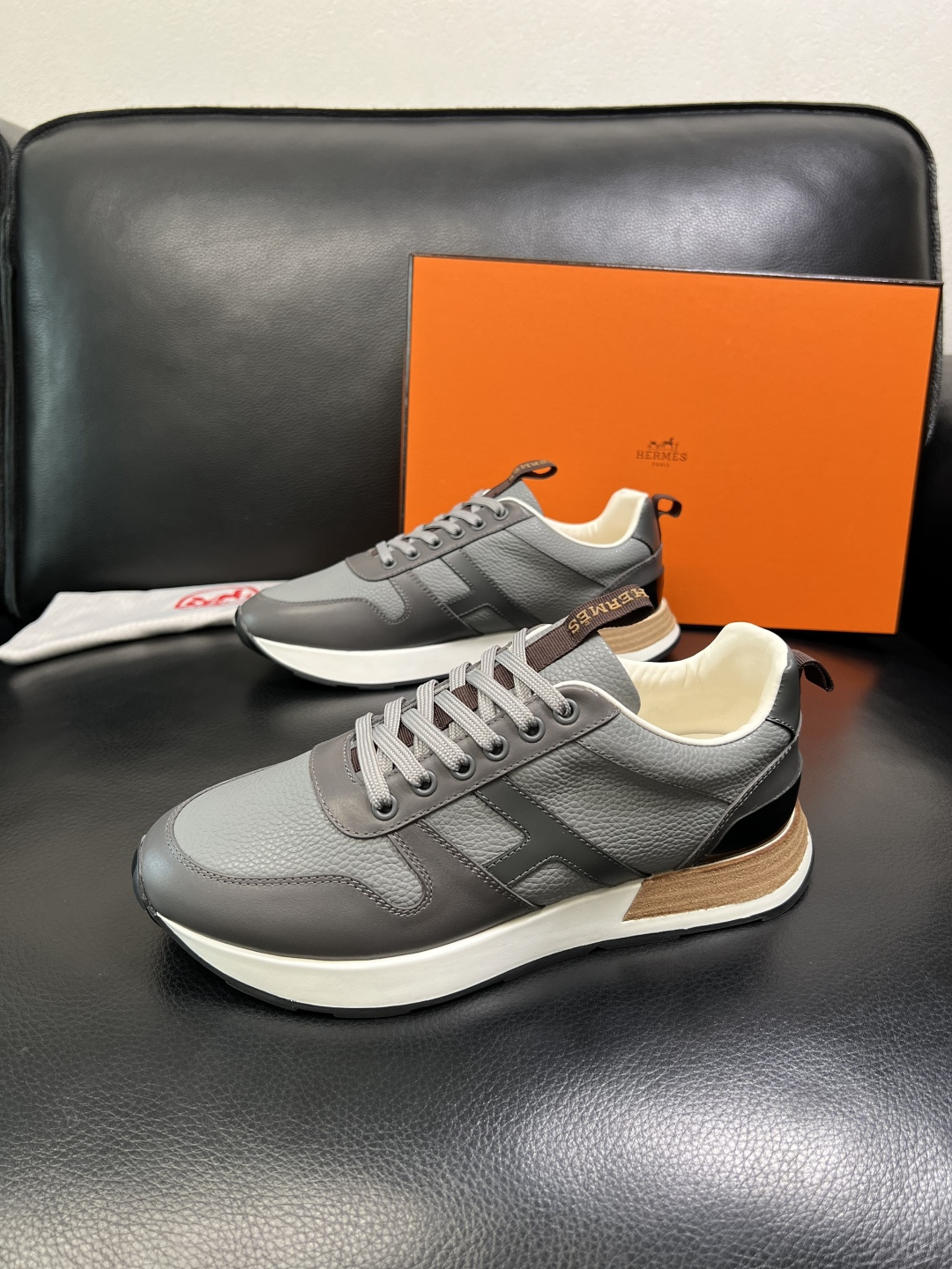 Hermes 顶级工艺品 爱马仕 专柜同步 原厂配置，意大利进口原版牛皮面料，高品质拼接工艺，全进口水染