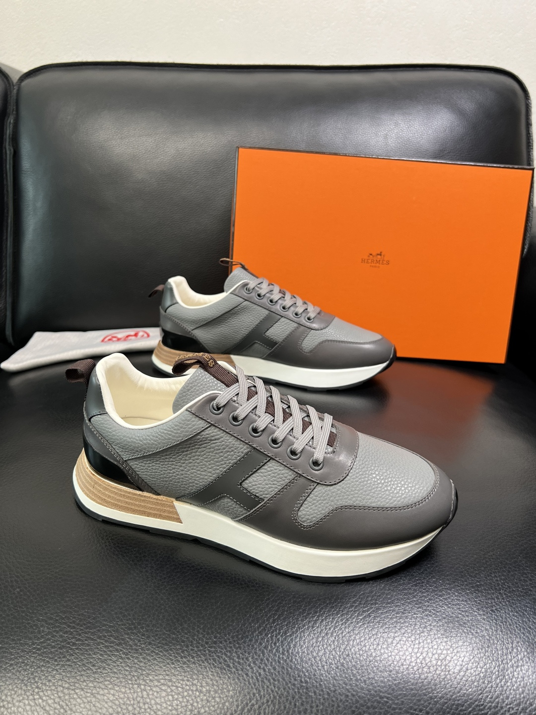 Hermes 顶级工艺品 爱马仕 专柜同步 原厂配置，意大利进口原版牛皮面料，高品质拼接工艺，全进口水染