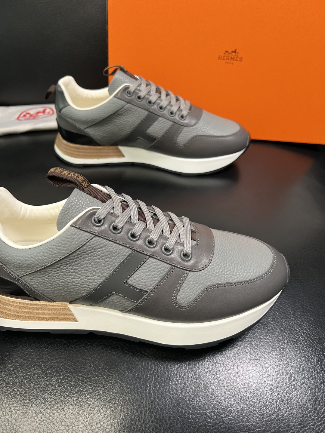 Hermes 顶级工艺品 爱马仕 专柜同步 原厂配置，意大利进口原版牛皮面料，高品质拼接工艺，全进口水染