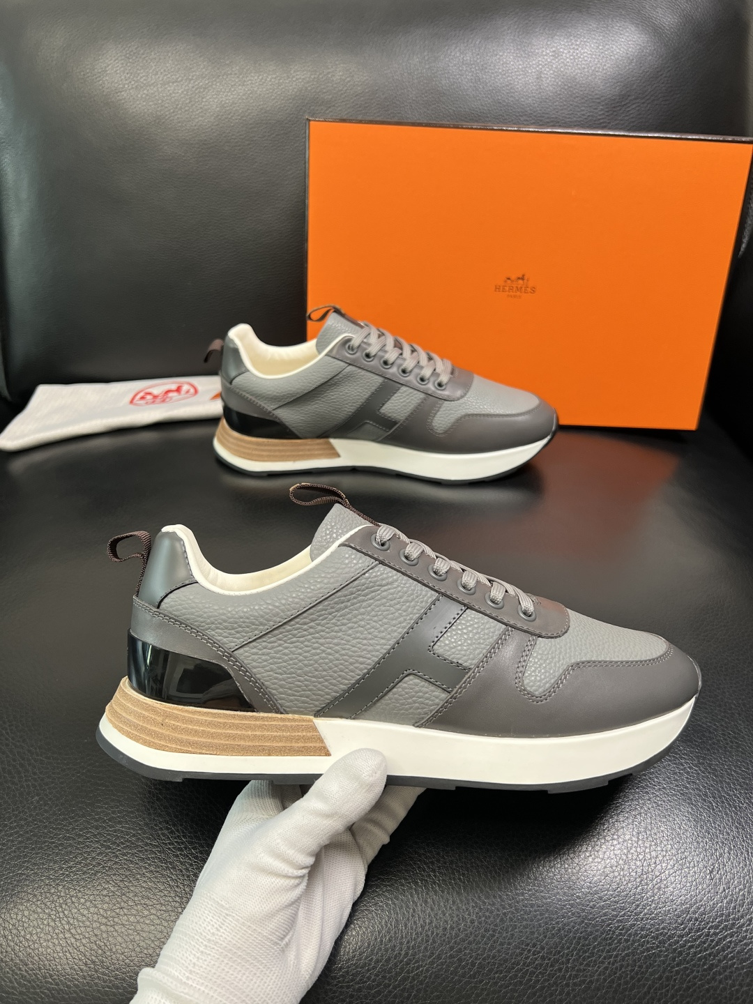 Hermes 顶级工艺品 爱马仕 专柜同步 原厂配置，意大利进口原版牛皮面料，高品质拼接工艺，全进口水染