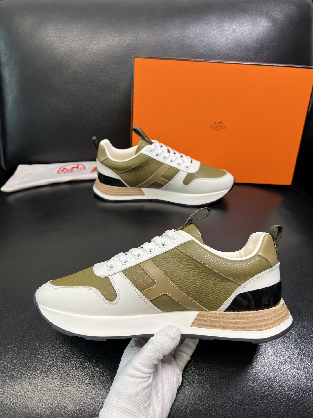 Hermes 顶级工艺品 爱马仕 专柜同步 原厂配置，意大利进口原版牛皮面料，高品质拼接工艺，全进口水染